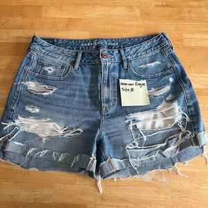 Women’s American Eagle Jean distressed Shorts.